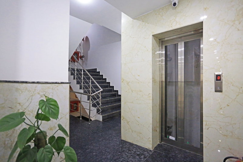 Hotel Decent Suites - Delhi Airport, New Delhi, India