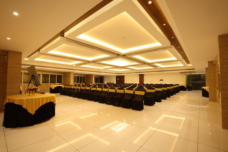 Royal Plaza Suites by RAK Rooms, Mangaluru, India