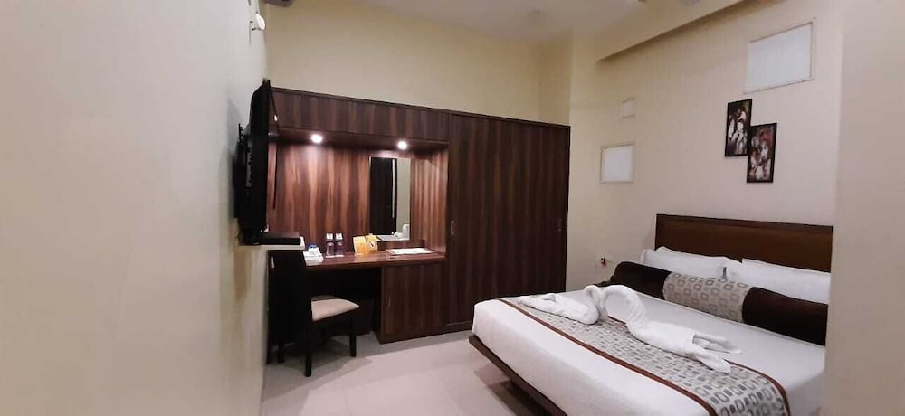 Vijaya Tej Clarks Inn, India
