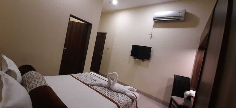 Vijaya Tej Clarks Inn, Patna, India