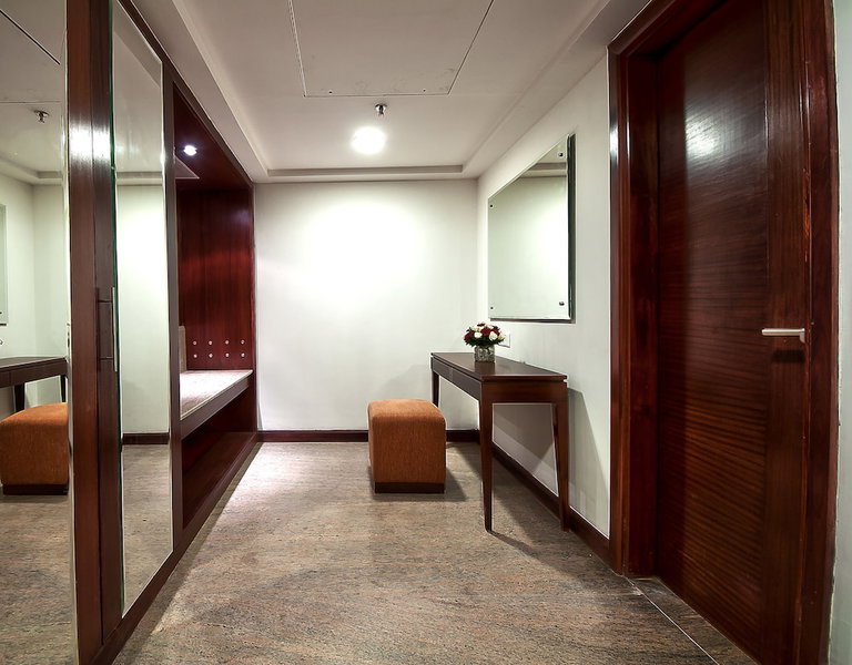 The Golden Plaza Hotel & Spa, Dera Bassi, India
