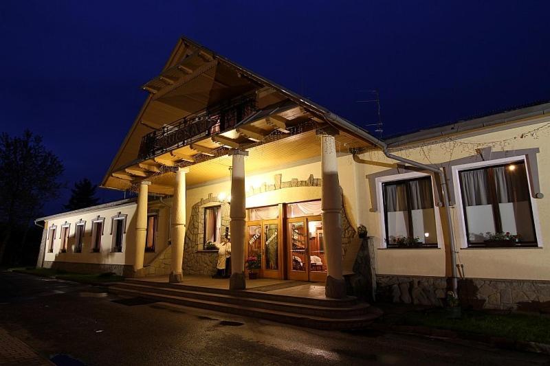 Restauracja Noclegi Ruczaj, Poland