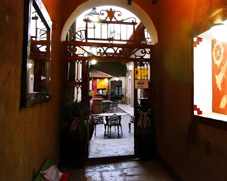 Hotel del callejón Morelia, Morelia, Mexico