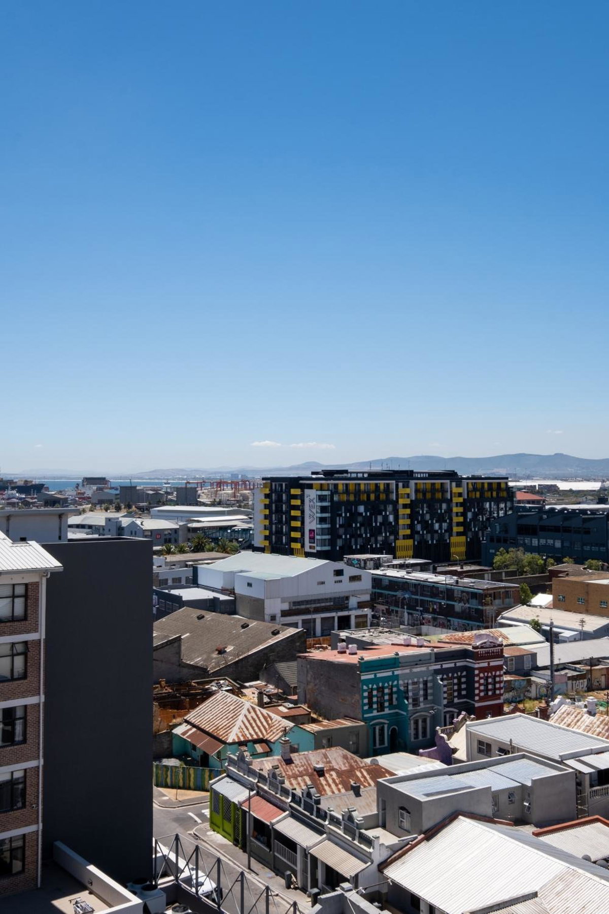 Modern Two Bedroom Unit, Mountain & Harbour Views, South Africa
