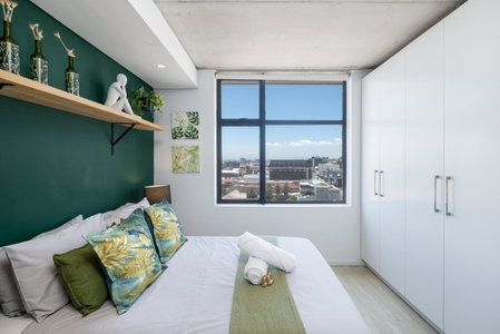 Modern Two Bedroom Unit, Mountain & Harbour Views, Cape Town, South Africa