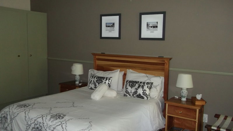 Housemartin Guest Lodge, De Rust, South Africa