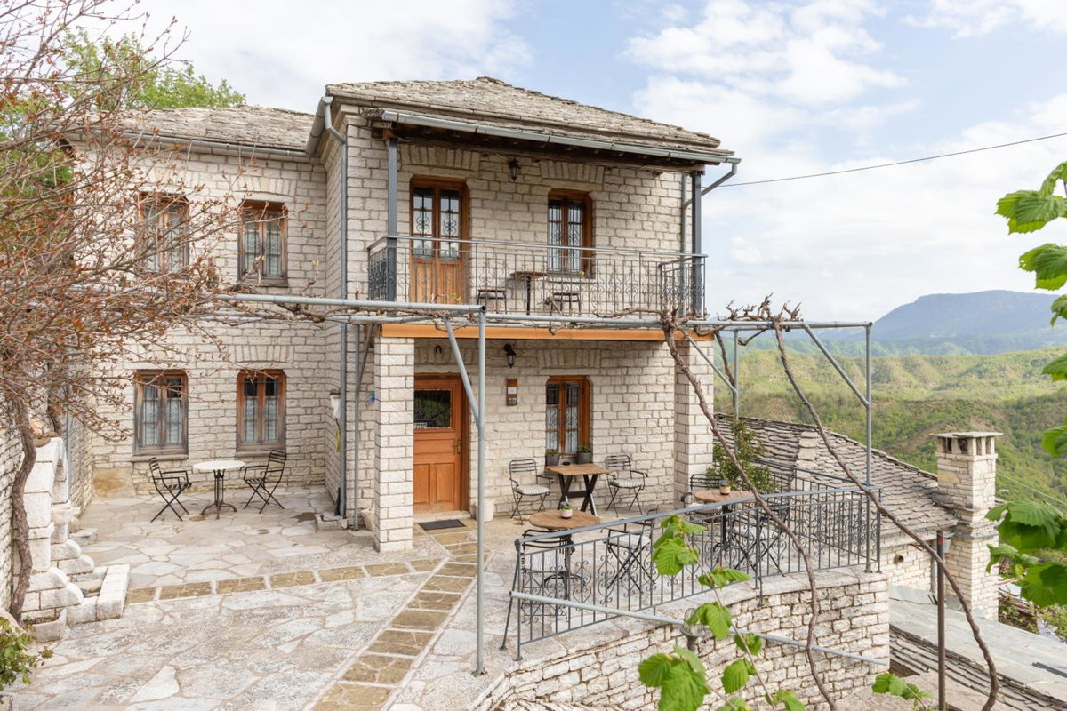 Hotel · Zelinia, Vitsa