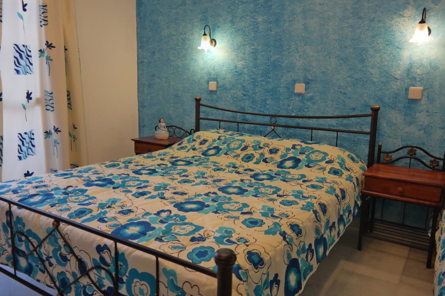 Katerina Babis Studios, Agios Prokopios, Greece