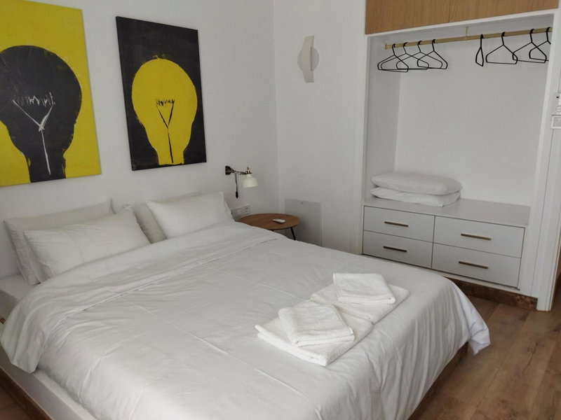 Minimal apartment by the beach, Korinthos, Greece