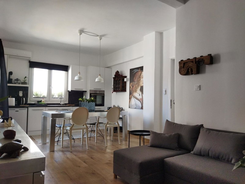 Minimal apartment by the beach, Korinthos, Greece