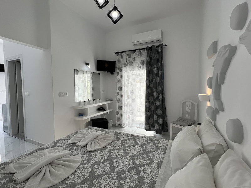 Villa Pavlina, Santorini, Greece
