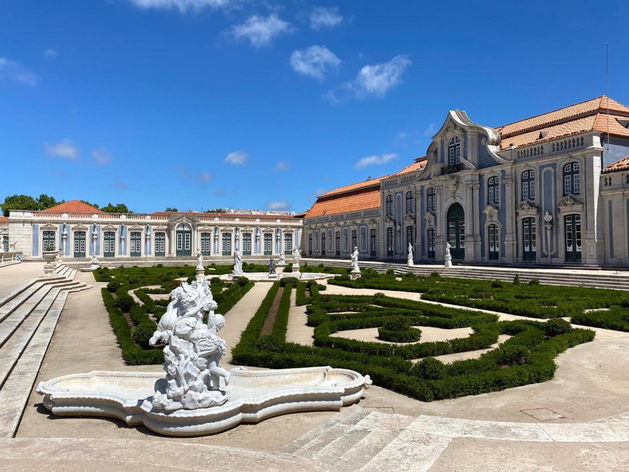 Fleur de Lis, Belas, Portugal
