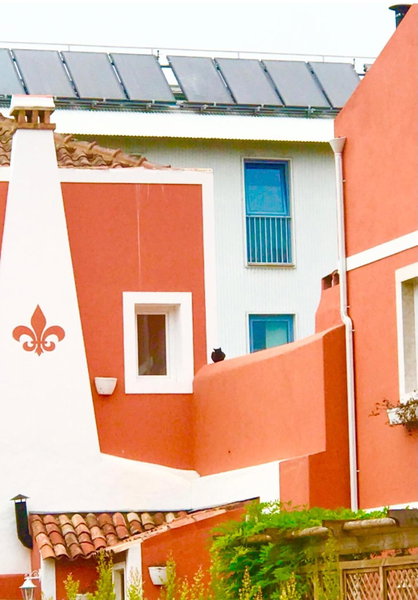 Fleur de Lis, Belas, Portugal