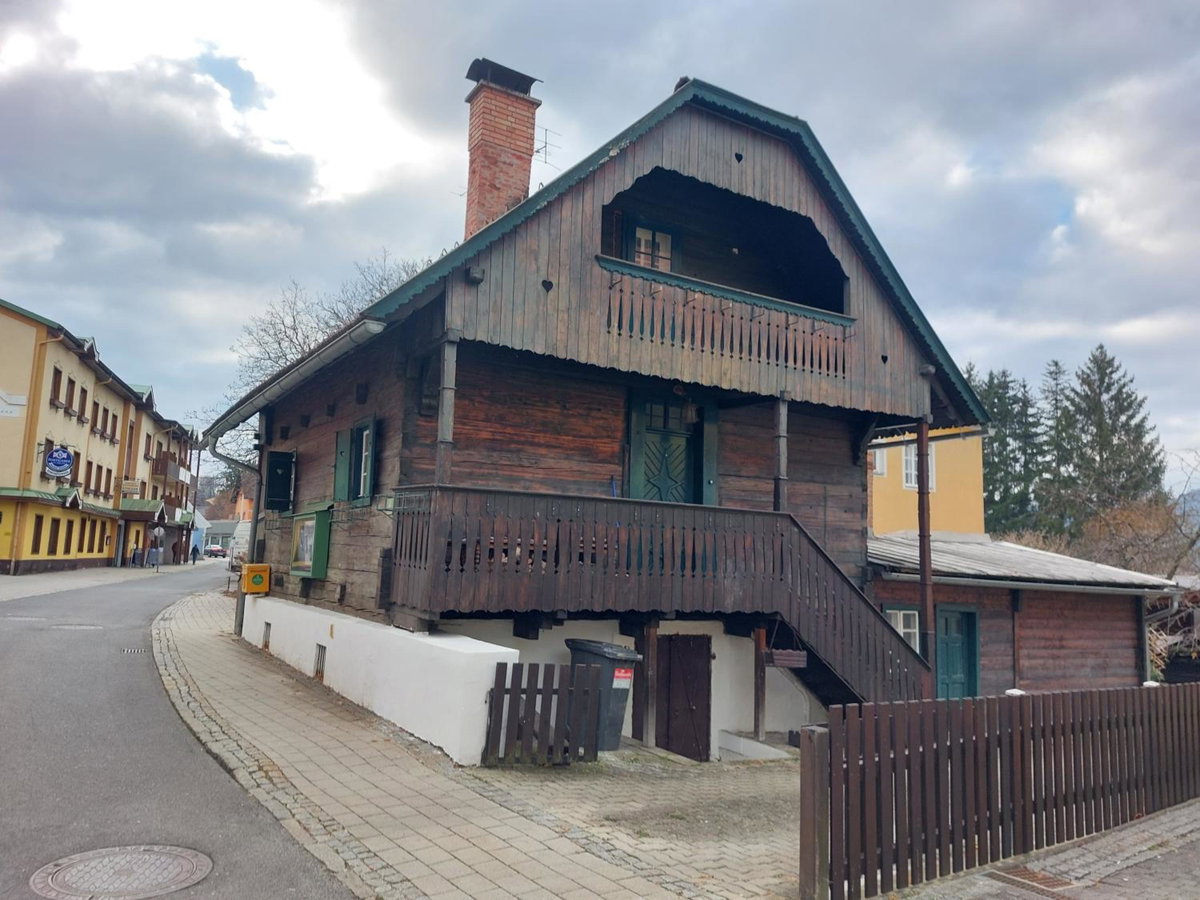 Hotel · Reginas Ferienhäuschen, Krieglach