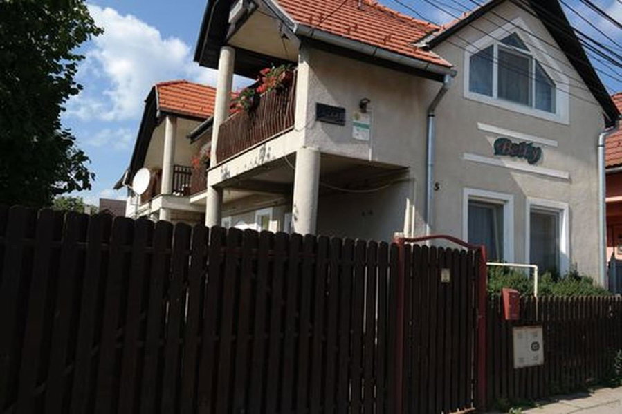 Betty Panzio, Miercurea-Ciuc, Romania