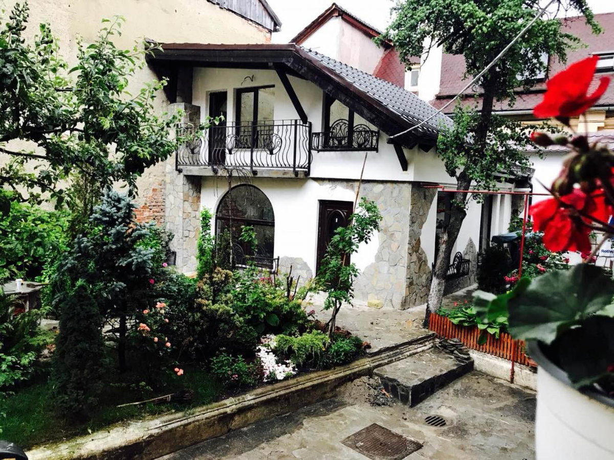 Vila Cochet, Romania
