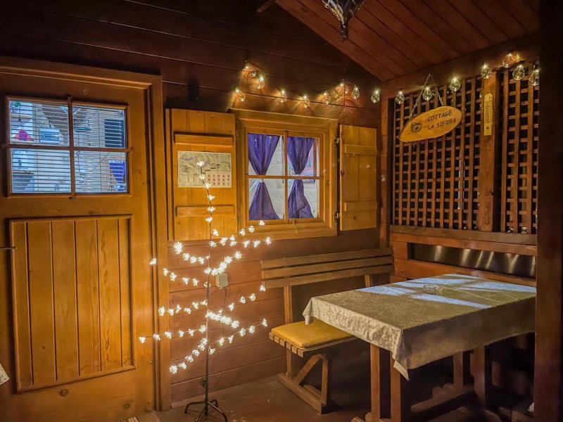 Cottage La Sierra with JACUZZI, Korenica, Croatia