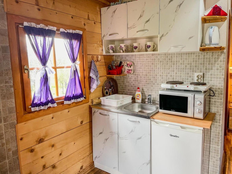 Cottage La Sierra with JACUZZI, Korenica, Croatia