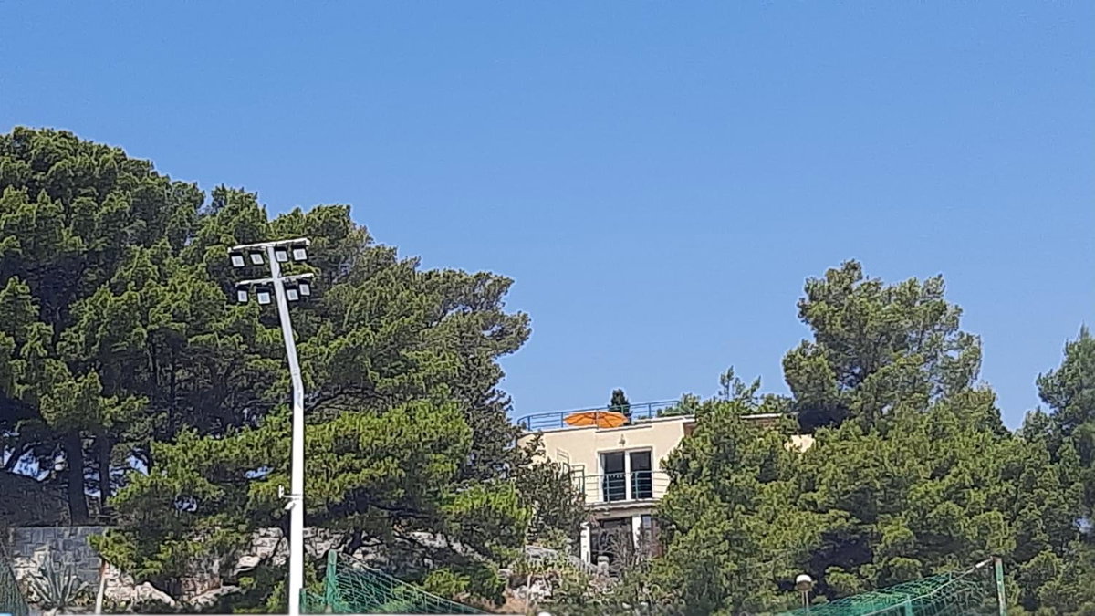 Old Captain's Apartments - in a pine wood by the sea and tennis courts, Croatia