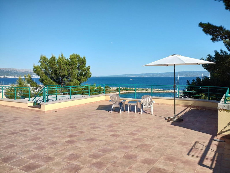 Old Captain's Apartments - in a pine wood by the sea and tennis courts, Split, Croatia