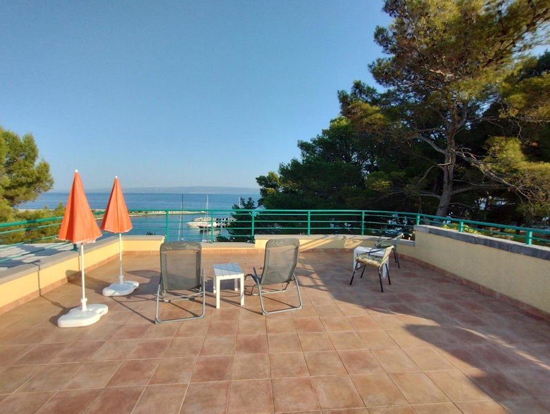 Old Captain's Apartments - in a pine wood by the sea and tennis courts, Split, Croatia