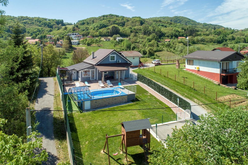 CVETKOVA HIŽA sa JACUZZIJEM, Tuheljske Toplice, Croatia