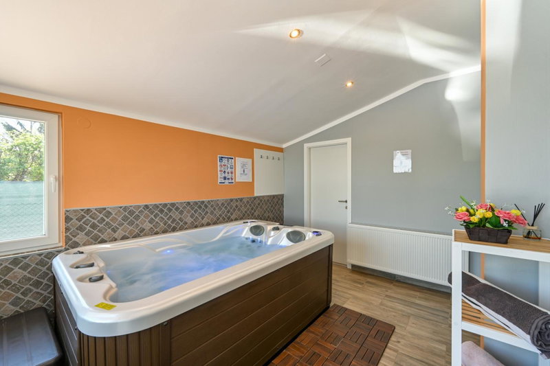 CVETKOVA HIŽA sa JACUZZIJEM, Tuheljske Toplice, Croatia