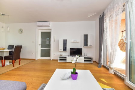 Apartments Evelin, Makarska, Croatia