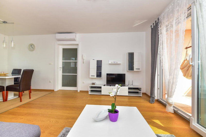 Apartments Evelin, Makarska, Croatia