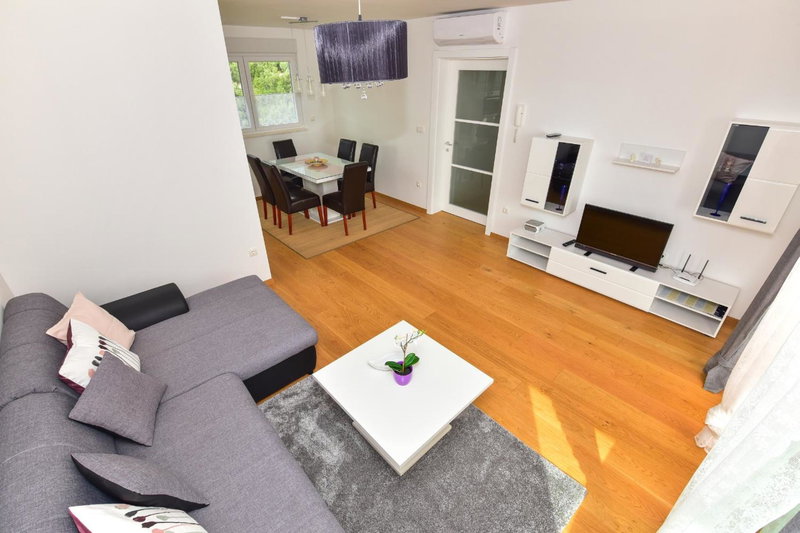 Apartments Evelin, Makarska, Croatia