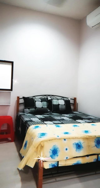 Rits Lodge, Kedai Lalat, Malaysia