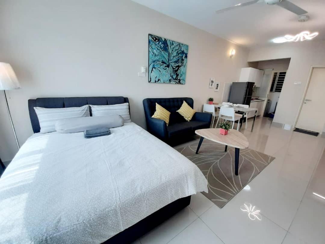 Hotel · Homey Galleria Suite A 10 12, Seri Kembangan