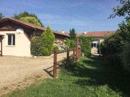 Les Chambres d'hôtes Clos Semper Felix, Sainte-Bazeille, France