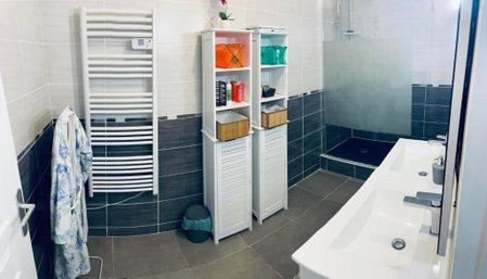 Chambre privée face à la gare, Tarbes, France