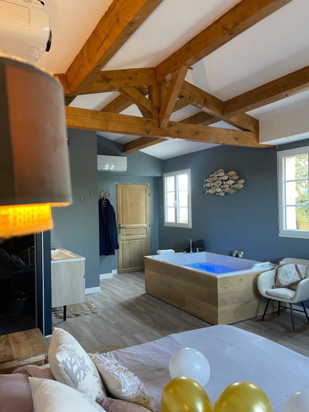 Mas Hinaiti - Suite romantique avec Spa et écran géant de cinéma, Montpellier, France
