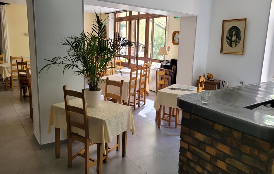 Hôtel Restaurant Les Touristes, Vals-les-Bains, France