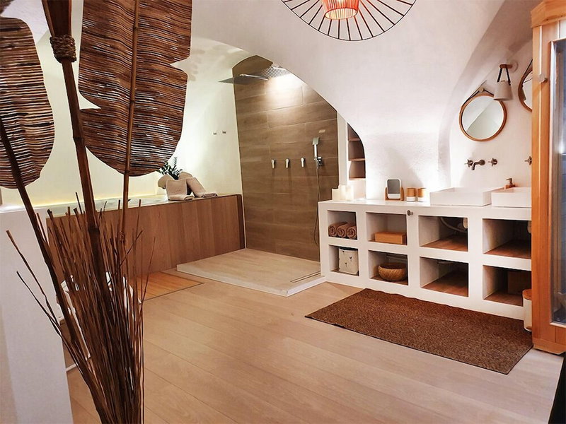 Suite6, Nîmes, France