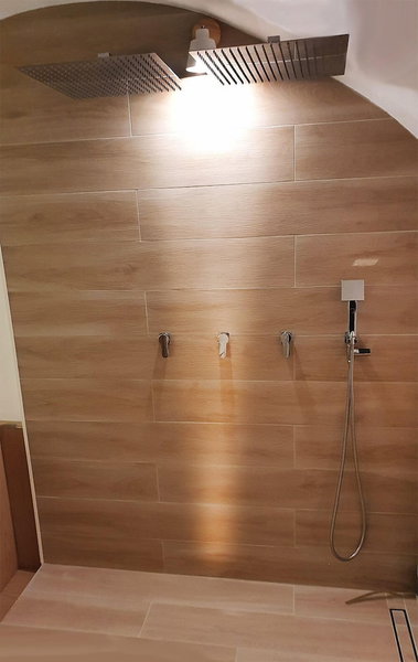 Suite6, Nîmes, France