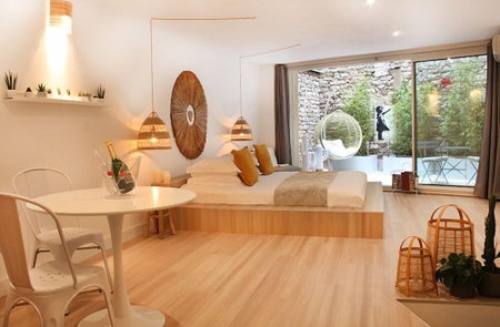 Suite6, Nîmes, France
