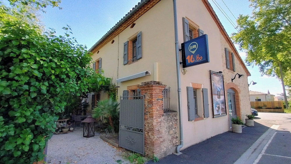 Hotel · 16 Bis Gîte Hôtel Appartement, Marssac-sur-Tarn