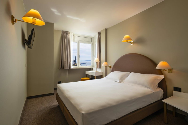 Hotel Nettuno, Bardolino, Italy