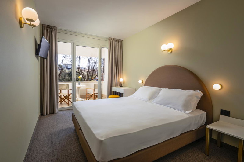 Hotel Nettuno, Bardolino, Italy