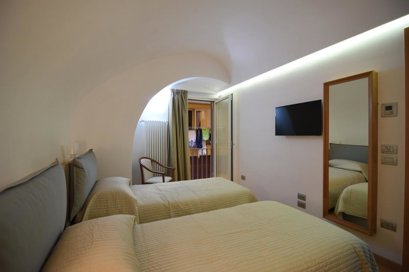 La Strada Parlata, Naples, Italy