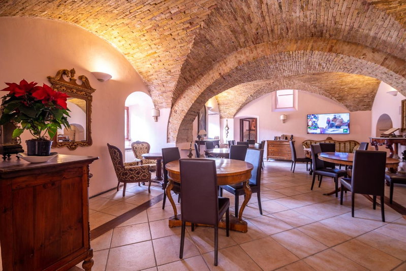 HOTEL TREVI Palazzo Natalini, Trevi, Italy