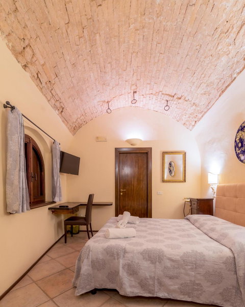 HOTEL TREVI Palazzo Natalini, Trevi, Italy