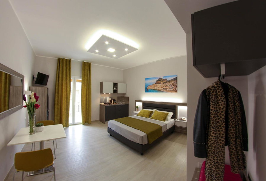 YEASY smart rooms Cefalù, Cefalù, Italy