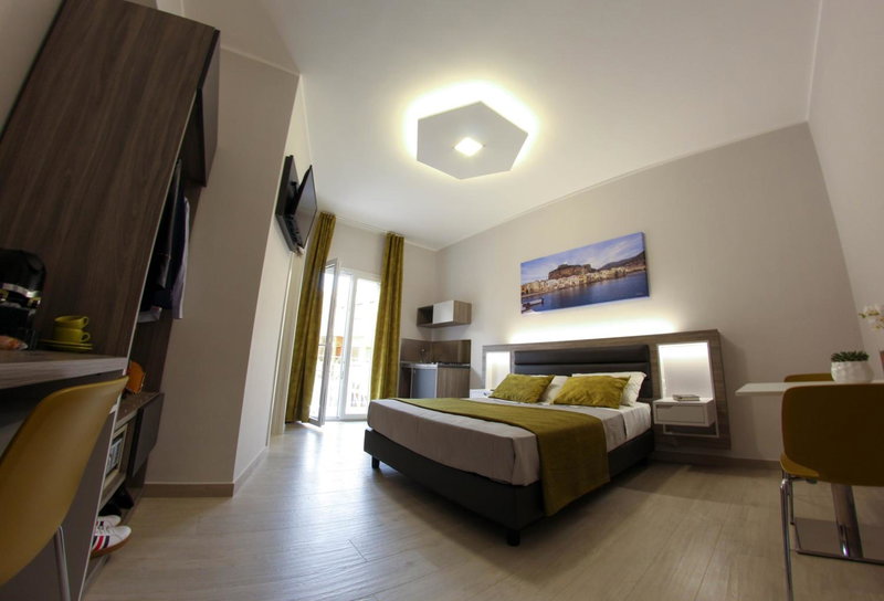 YEASY smart rooms Cefalù, Cefalù, Italy