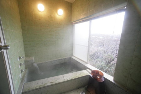 iHouse あたみんち, Atami, Japan