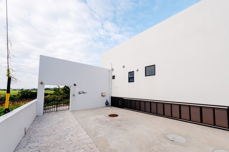 Villa Alyssum, Miyako Island, Japan