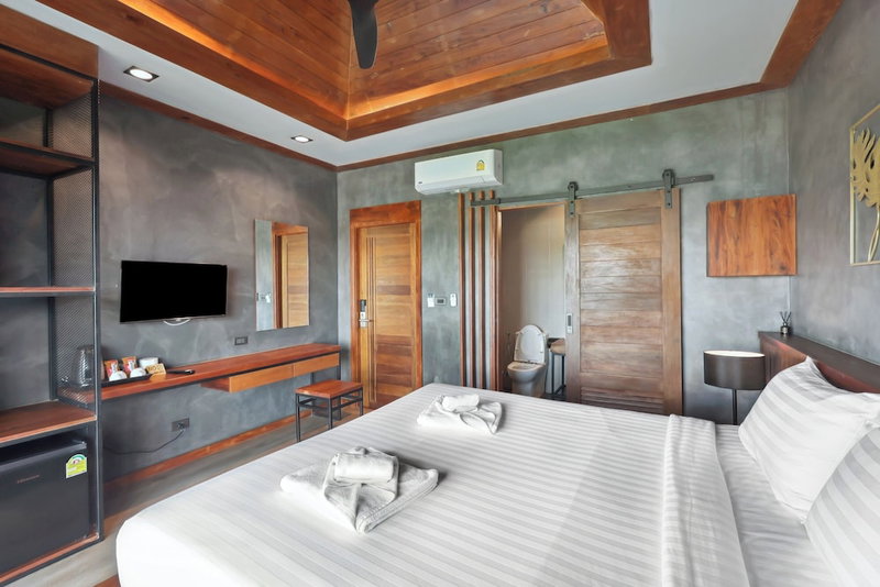Pha Lae Tawan@Siray, Phuket, Thailand